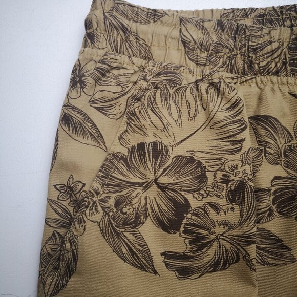 Marc Ecko Cut & Sew Men's Size Large Tan w/ Brown Floral Pattern Cargo Shorts - Picture 6 of 11
